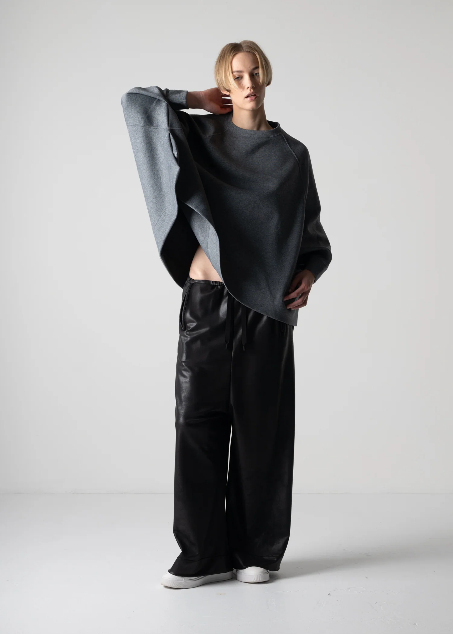 28 ALISON TROUSERS / HIGH STRETCH VEGAN LEATHER - C12 - Image 10