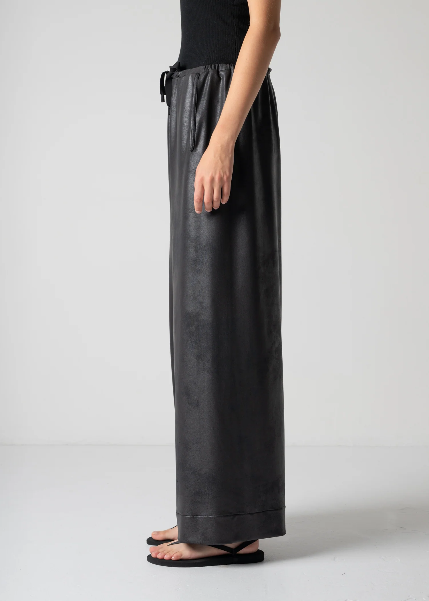 28 ALISON TROUSERS / HIGH STRETCH VEGAN LEATHER - C12 - Image 14