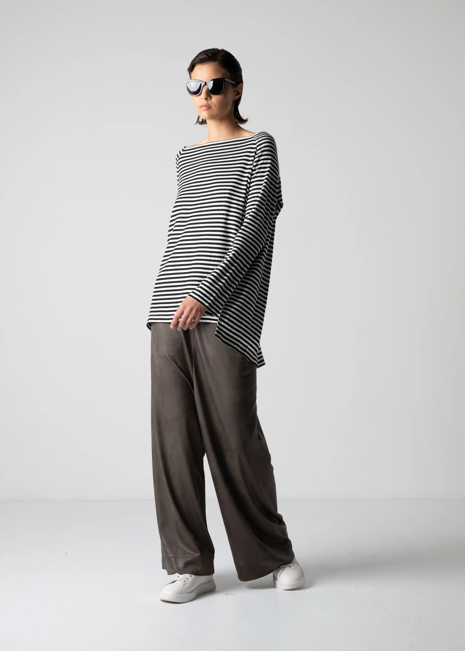 28 ALISON TROUSERS / HIGH STRETCH VEGAN LEATHER - C12 - Image 2
