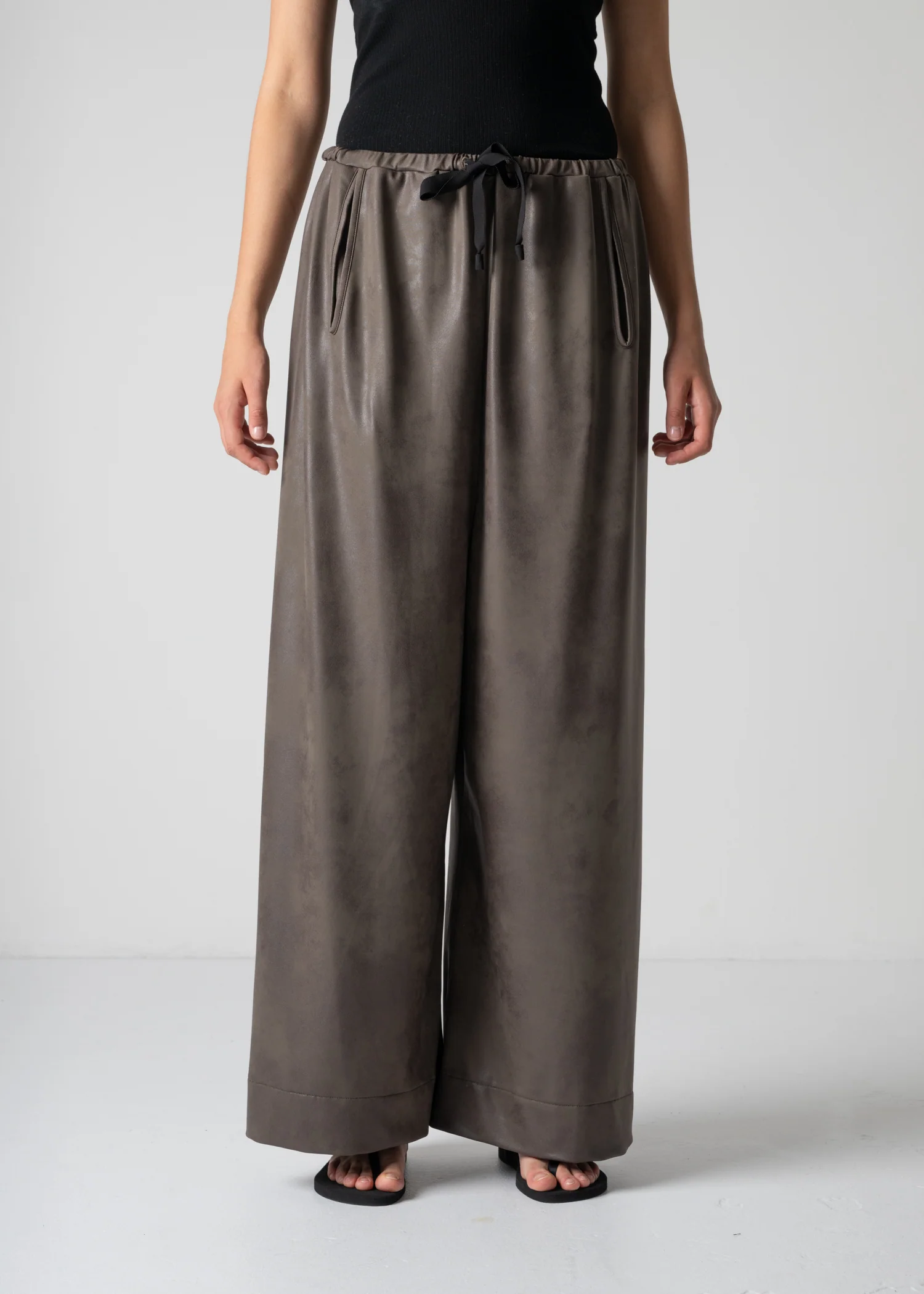 28 ALISON TROUSERS / HIGH STRETCH VEGAN LEATHER - C12 - Image 3