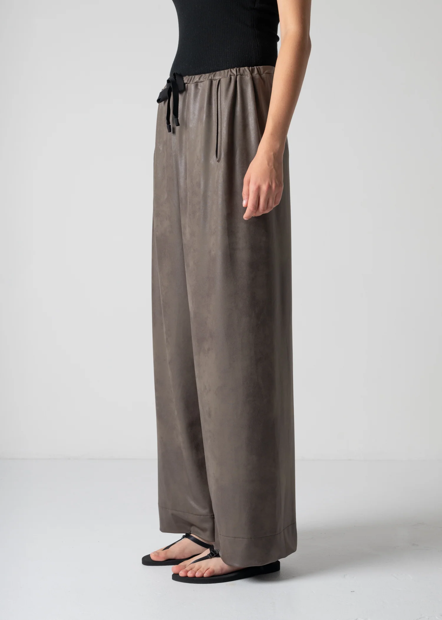 28 ALISON TROUSERS / HIGH STRETCH VEGAN LEATHER - C12 - Image 4
