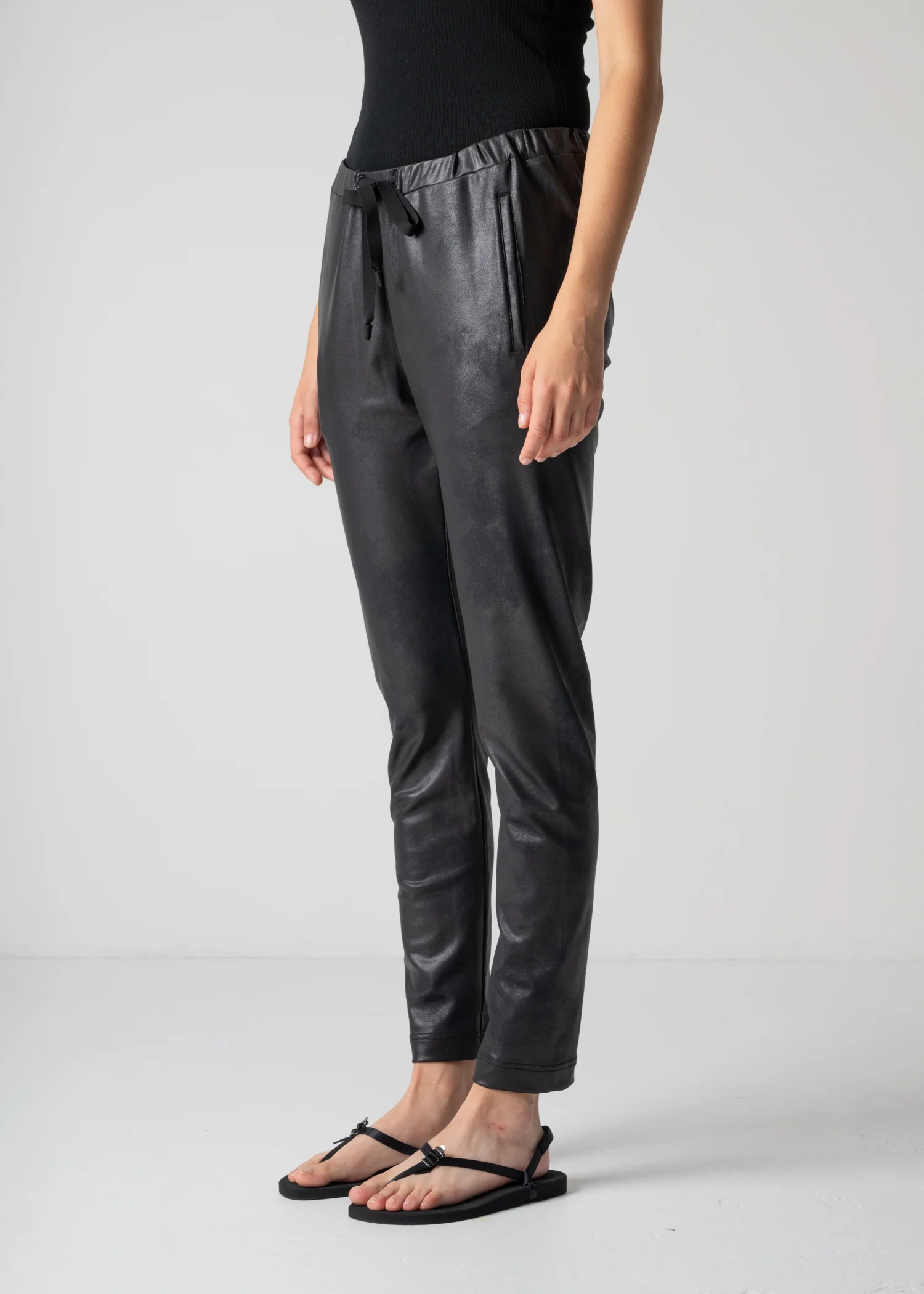 29 ELLY TROUSERS / HIGH STRETCH VEGAN LEATHER - C12 - Image 4