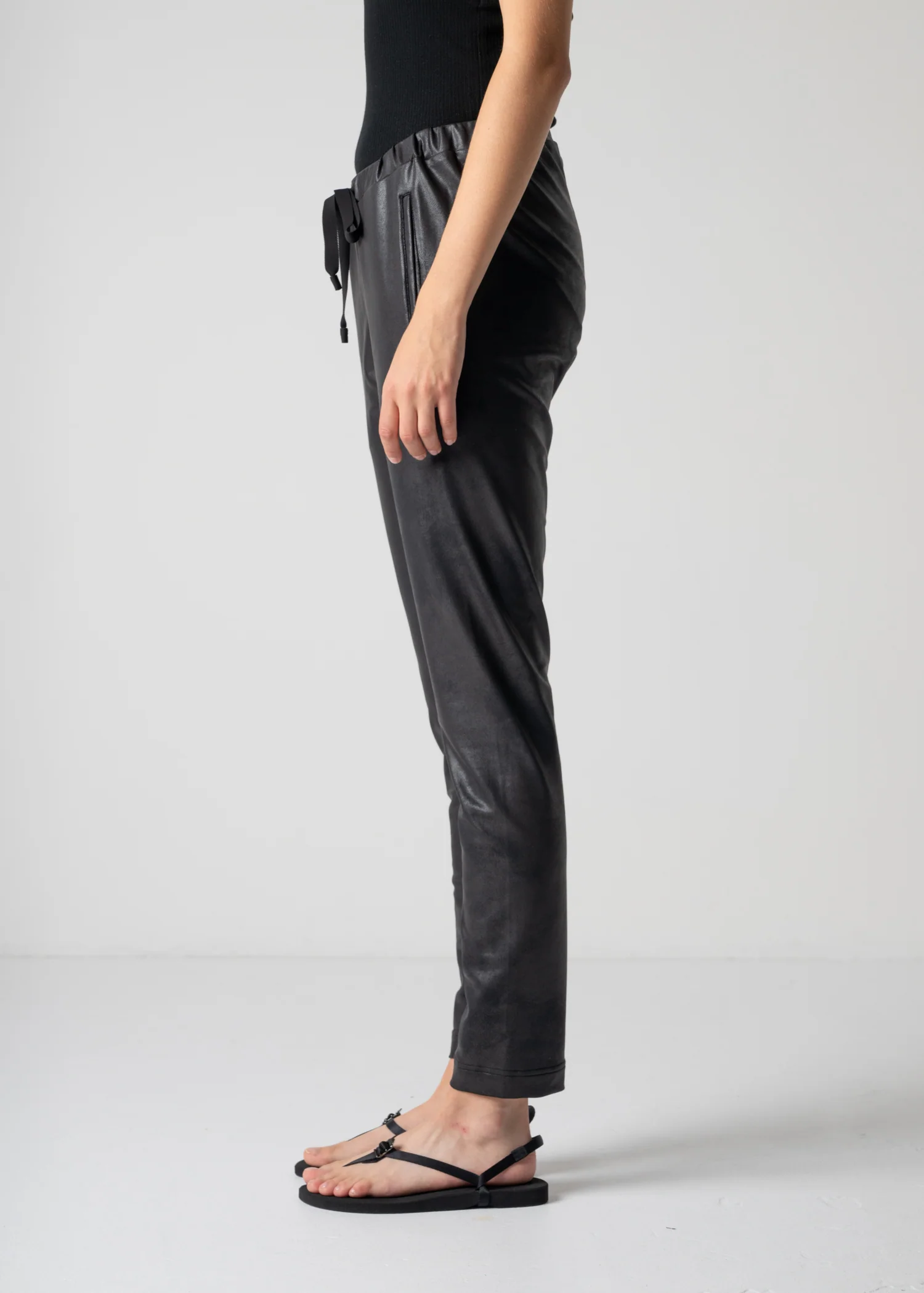 29 ELLY TROUSERS / HIGH STRETCH VEGAN LEATHER - C12 - Image 5