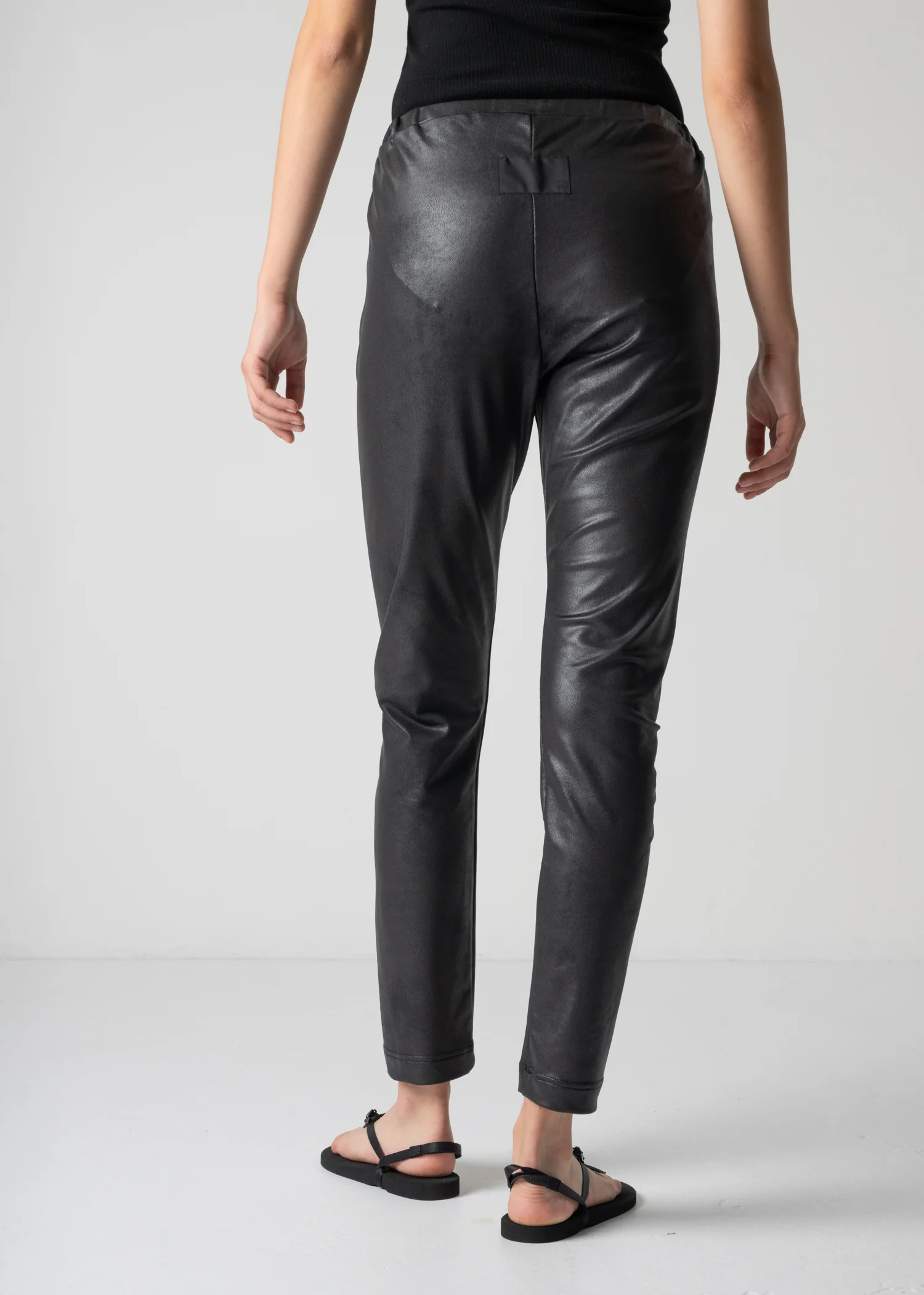 29 ELLY TROUSERS / HIGH STRETCH VEGAN LEATHER - C12 - Image 6