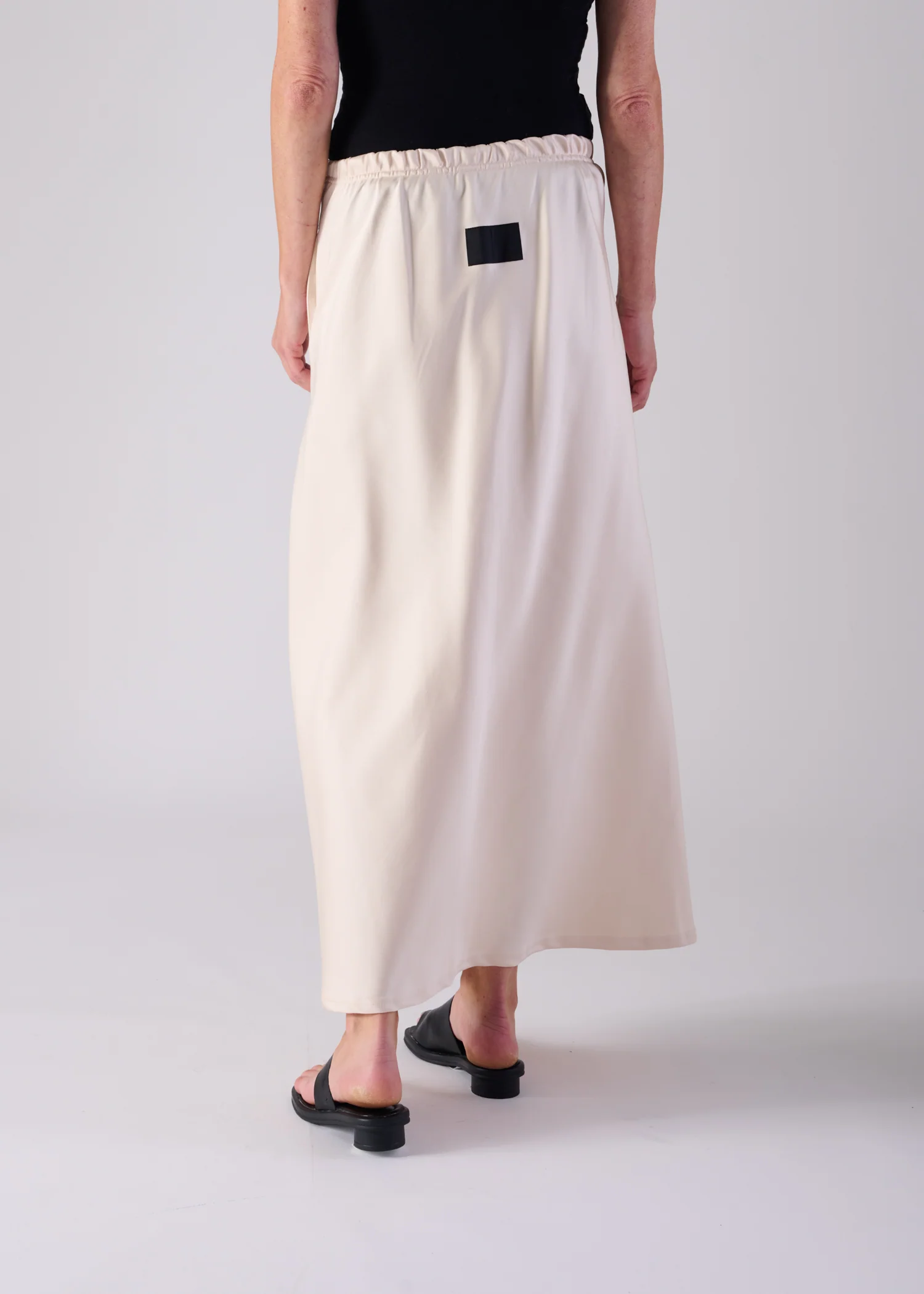 46 JENIFFER FLAIR SKIRT / DUCHESS SATIN STRETCH - C14 - Image 3