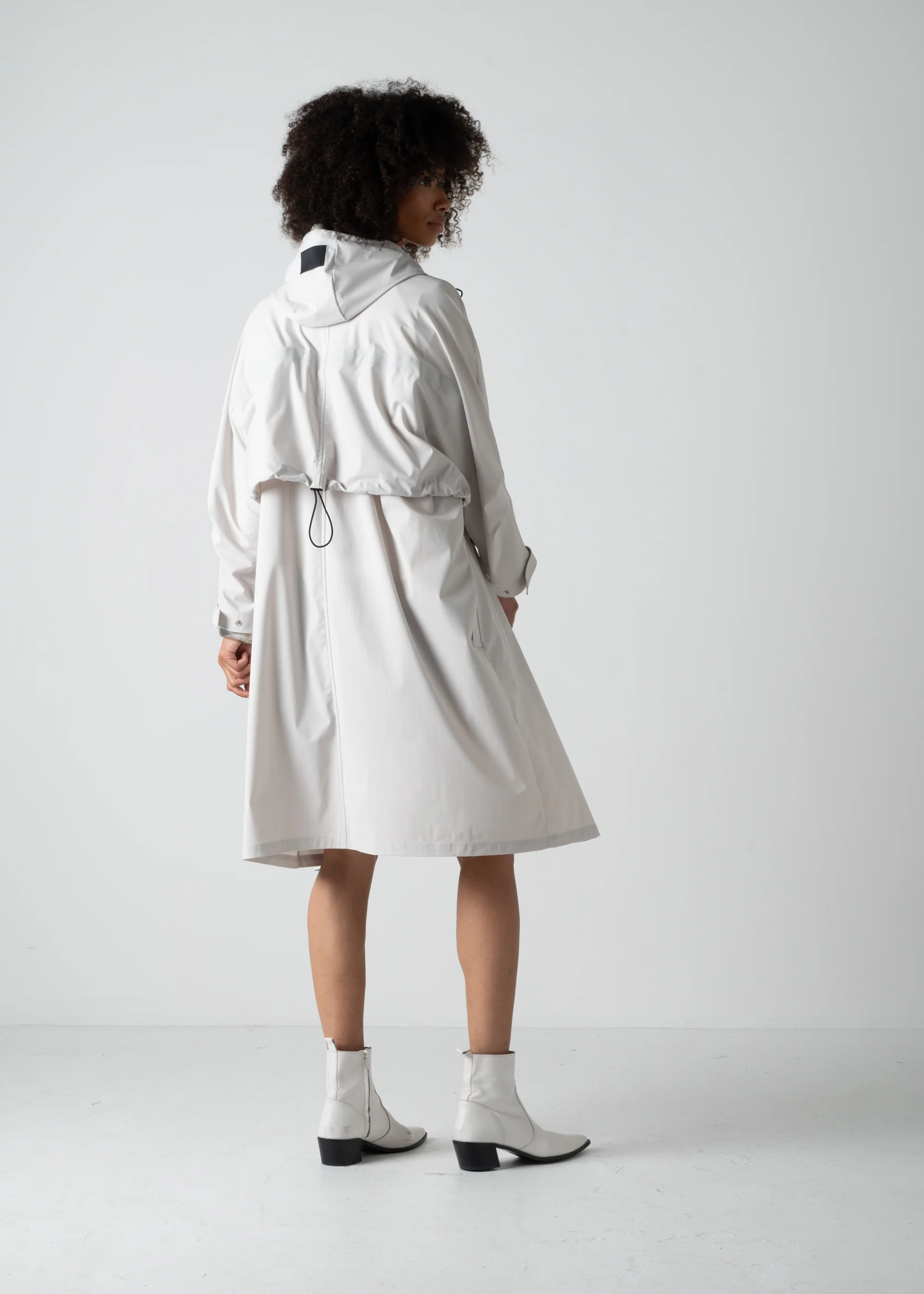 06 JUDY 2-WAY COAT / COMPACT SATIN TRICOT - C10 - Image 16