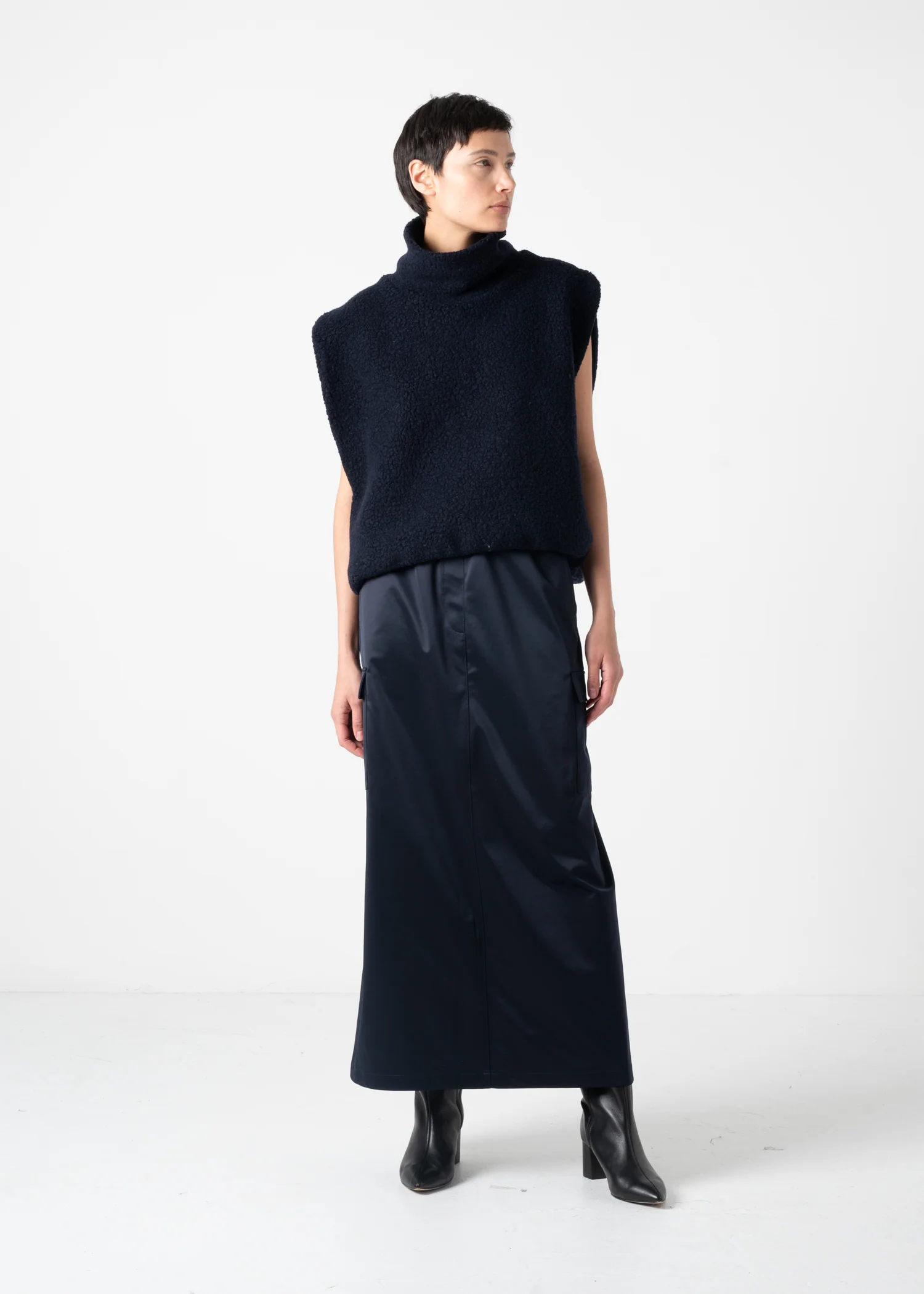 40 KRYSTAL HIGH-NECK GILET / SHEEP PILE JERSEY - C11 - Image 11