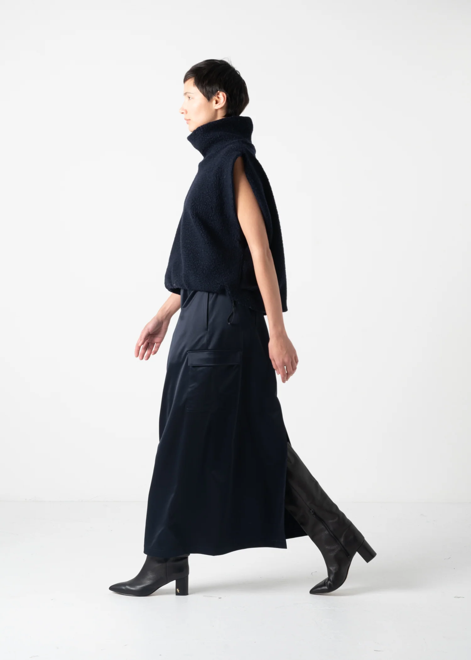40 KRYSTAL HIGH-NECK GILET / SHEEP PILE JERSEY - C11 - Image 12