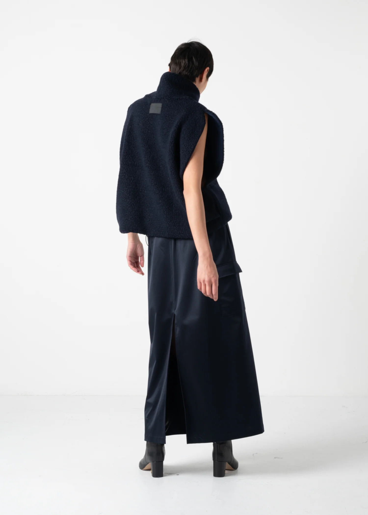 40 KRYSTAL HIGH-NECK GILET / SHEEP PILE JERSEY - C11 - Image 14
