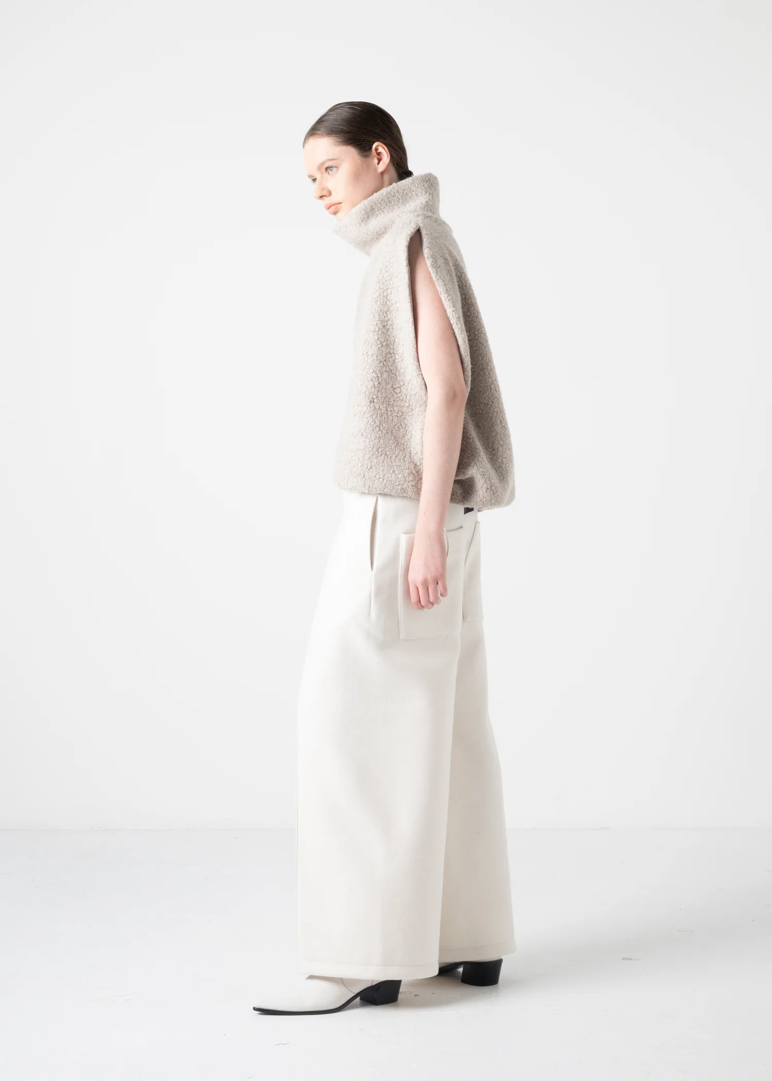 40 KRYSTAL HIGH-NECK GILET / SHEEP PILE JERSEY - C11 - Image 5