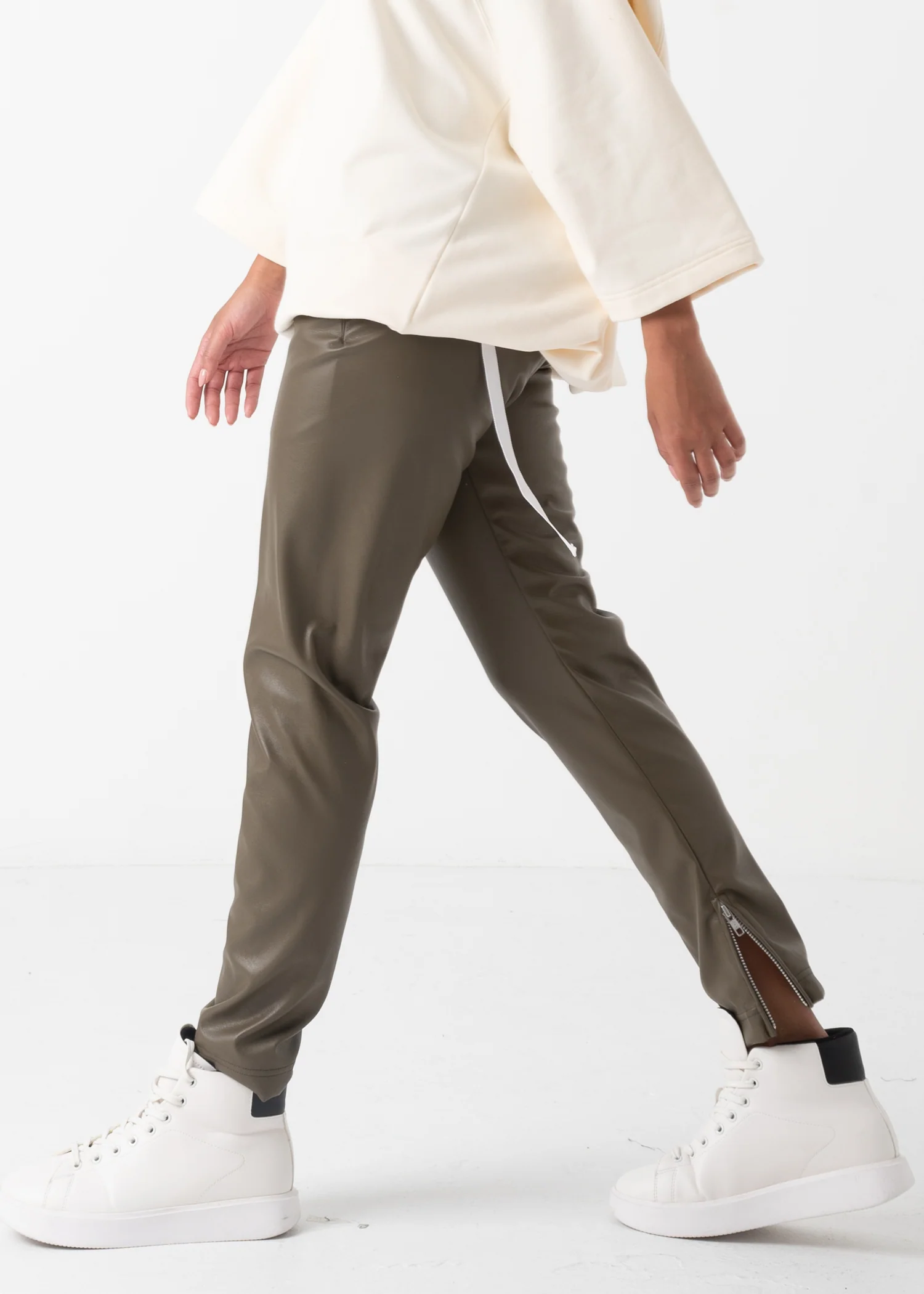 63 KYRA SKINNY TROUSERS / VEGAN LEATHER - C11 - Image 3