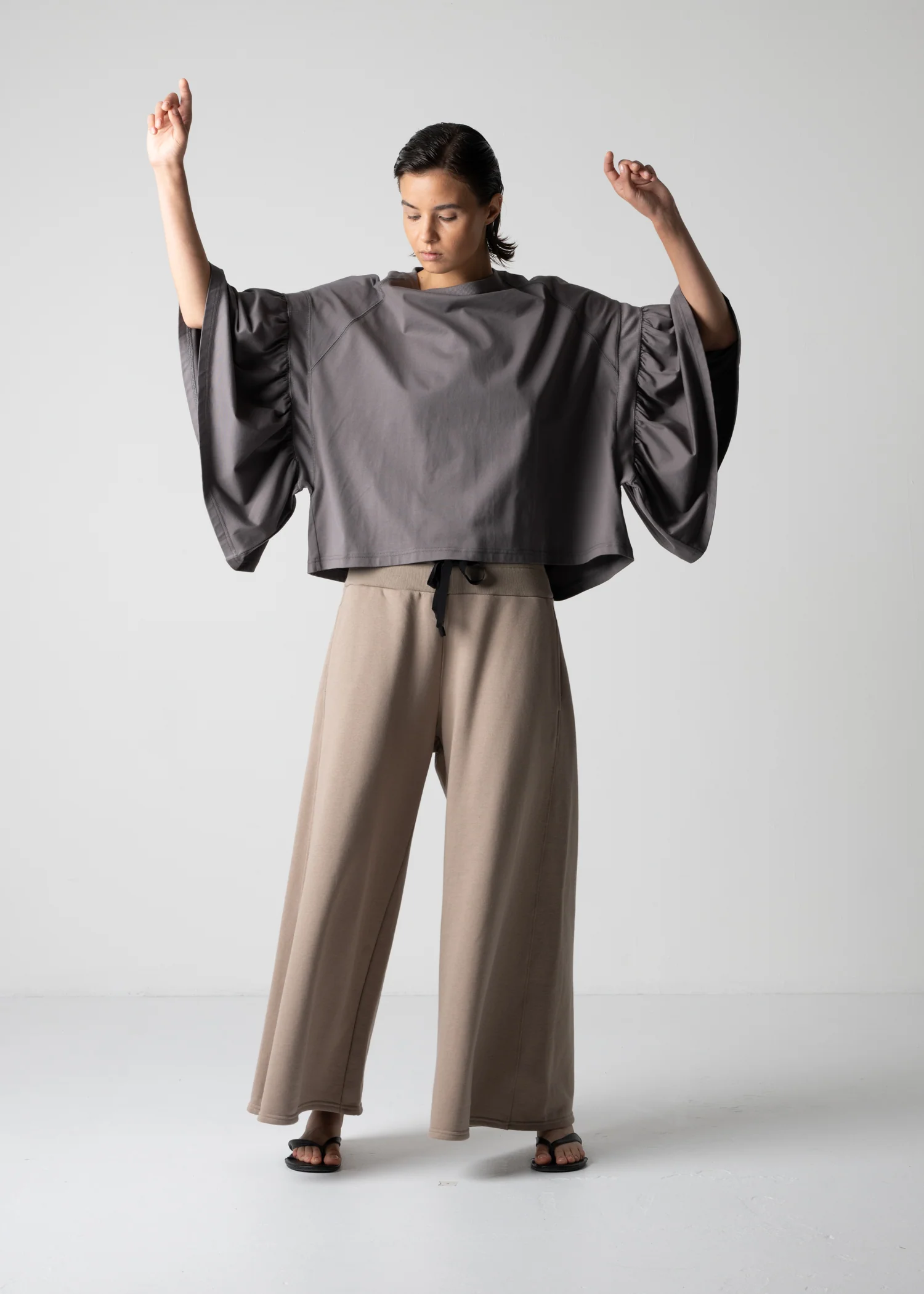 25 LAURA GATHERED SLV TOP / CRISP JERSEY - C12 - Image 13