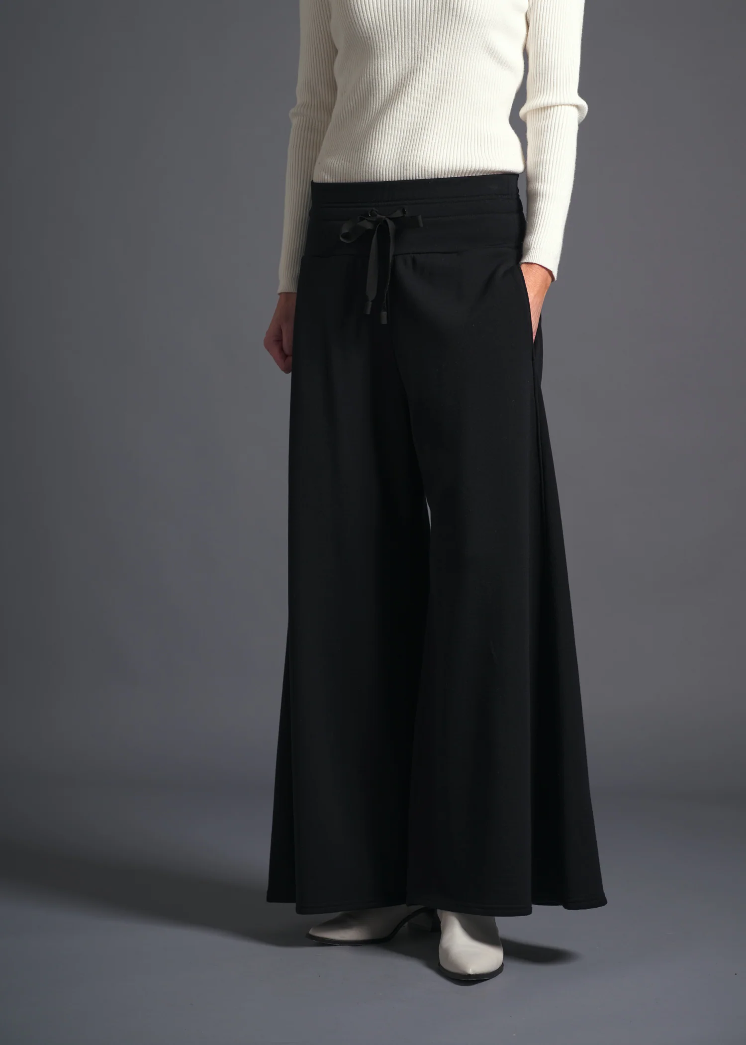 27 LAUREL PALAZZO TROUSERS / NZ MERINO BRUSHED-BACK JERSEY - C13 - Image 10