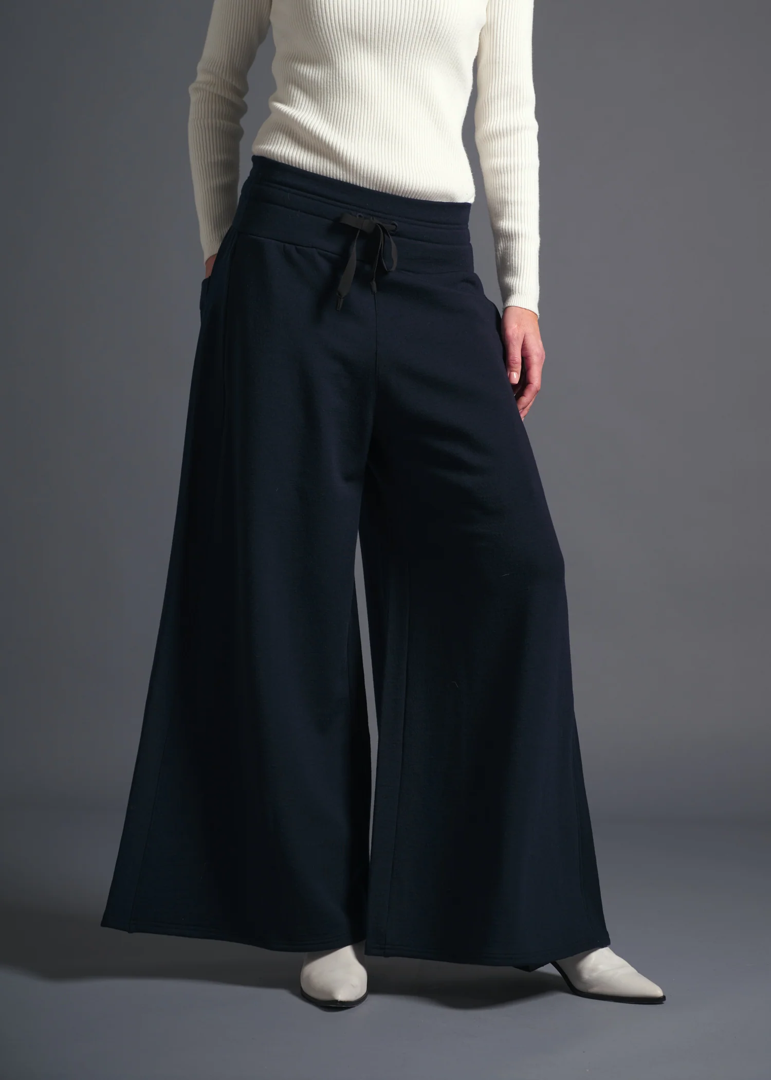 27 LAUREL PALAZZO TROUSERS / NZ MERINO BRUSHED-BACK JERSEY - C13 - Image 6
