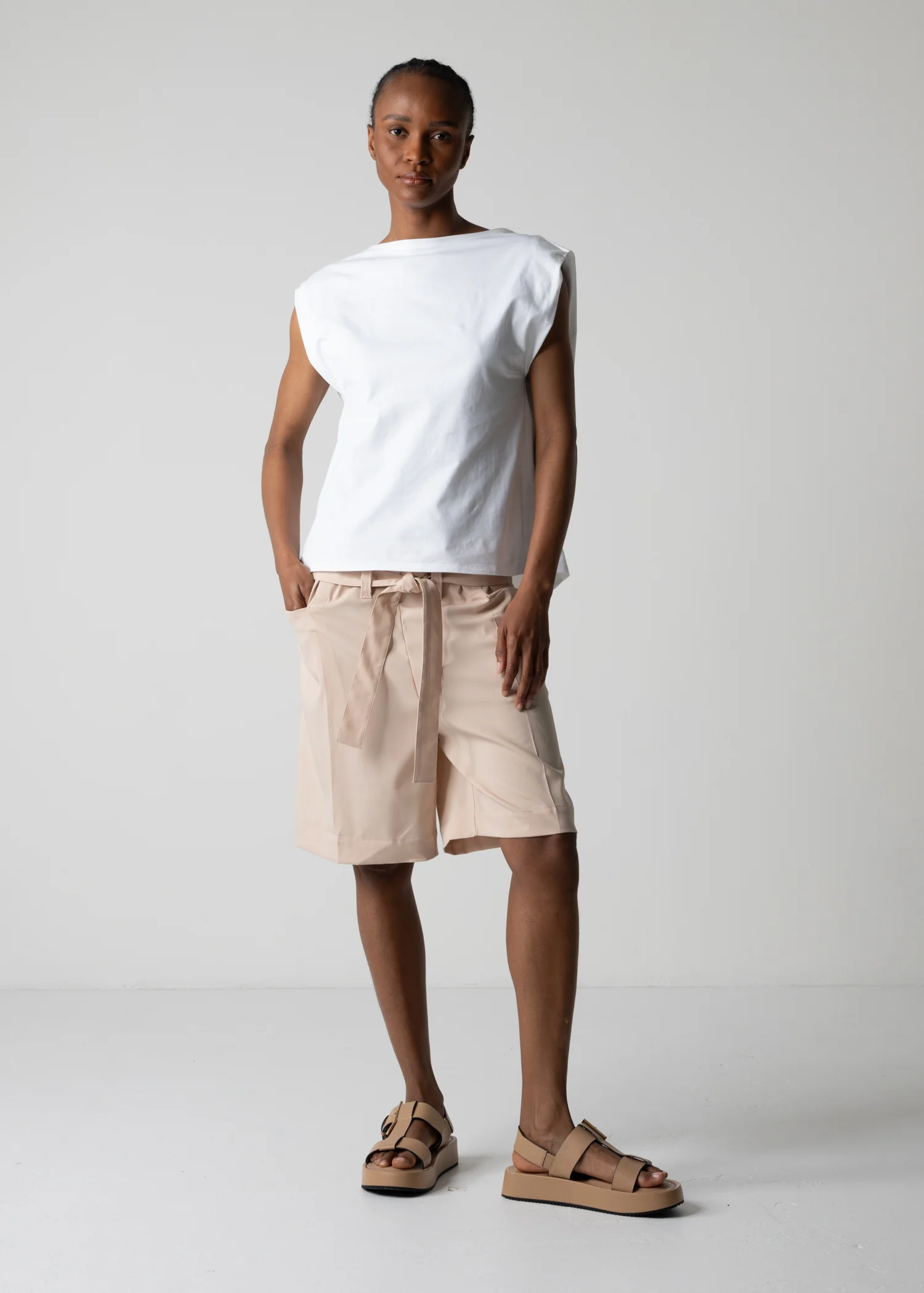 06 LEXI SHORTS / RECYCLE TW TROPICAL - C12 - Image 10