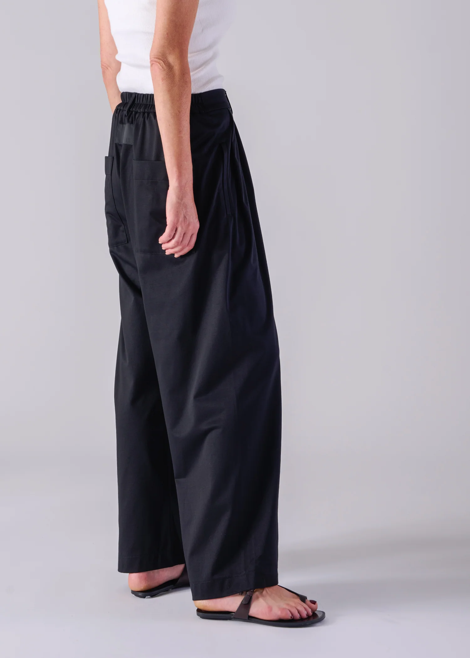29 LUCY BAGGY TROUSERS / MOCRODY JERSEY - C14 - Image 2