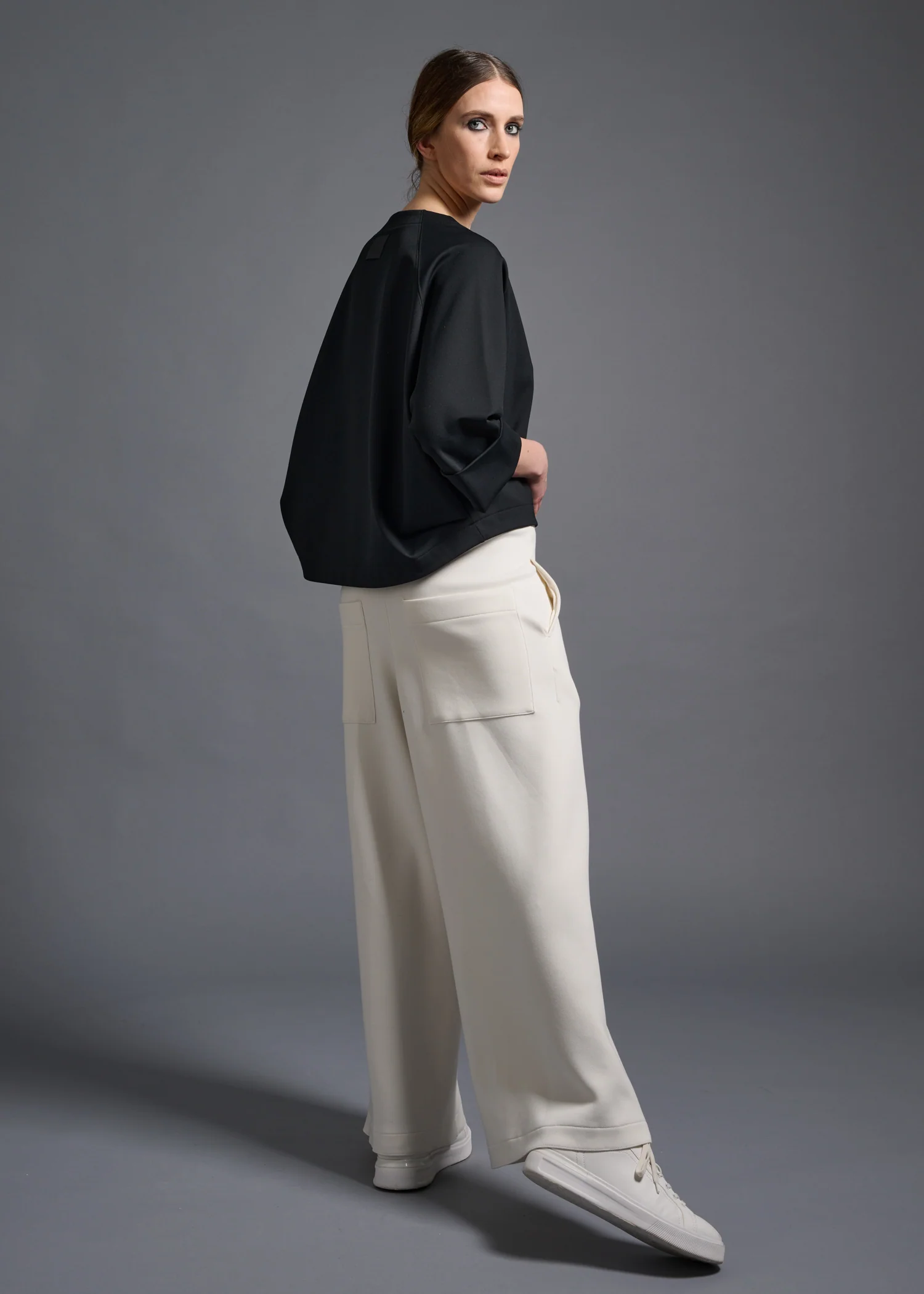 11 MELODY RAGLAN TOP / DOUBLE FACE SUITING - C13 - Image 4