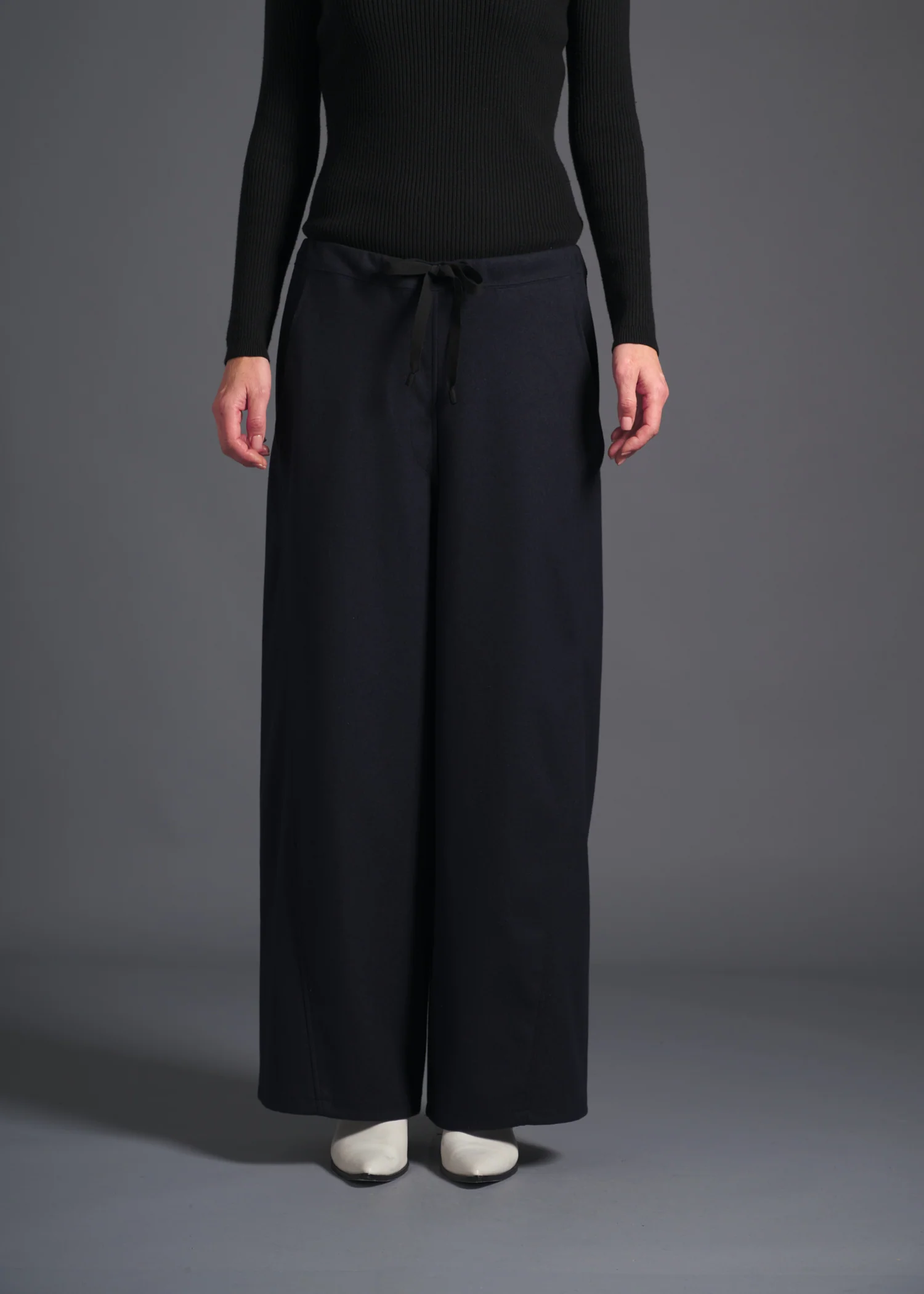 25 MERCY BARREL TROUSERS / SOFT FLANNEL JERSEY - C13