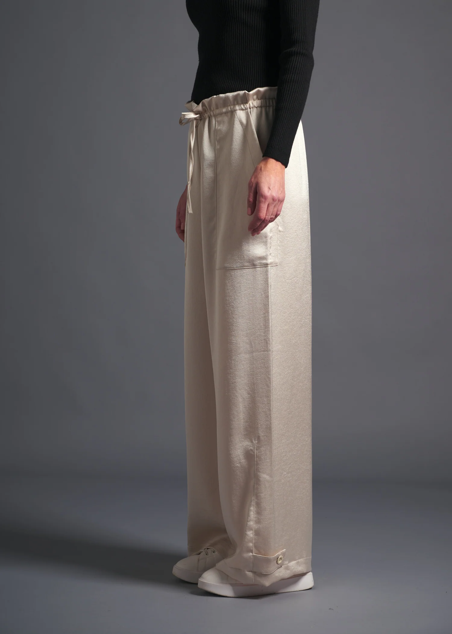 52 MOE LOOSE TROUSERS / ECO SATIN - C13 - Image 11