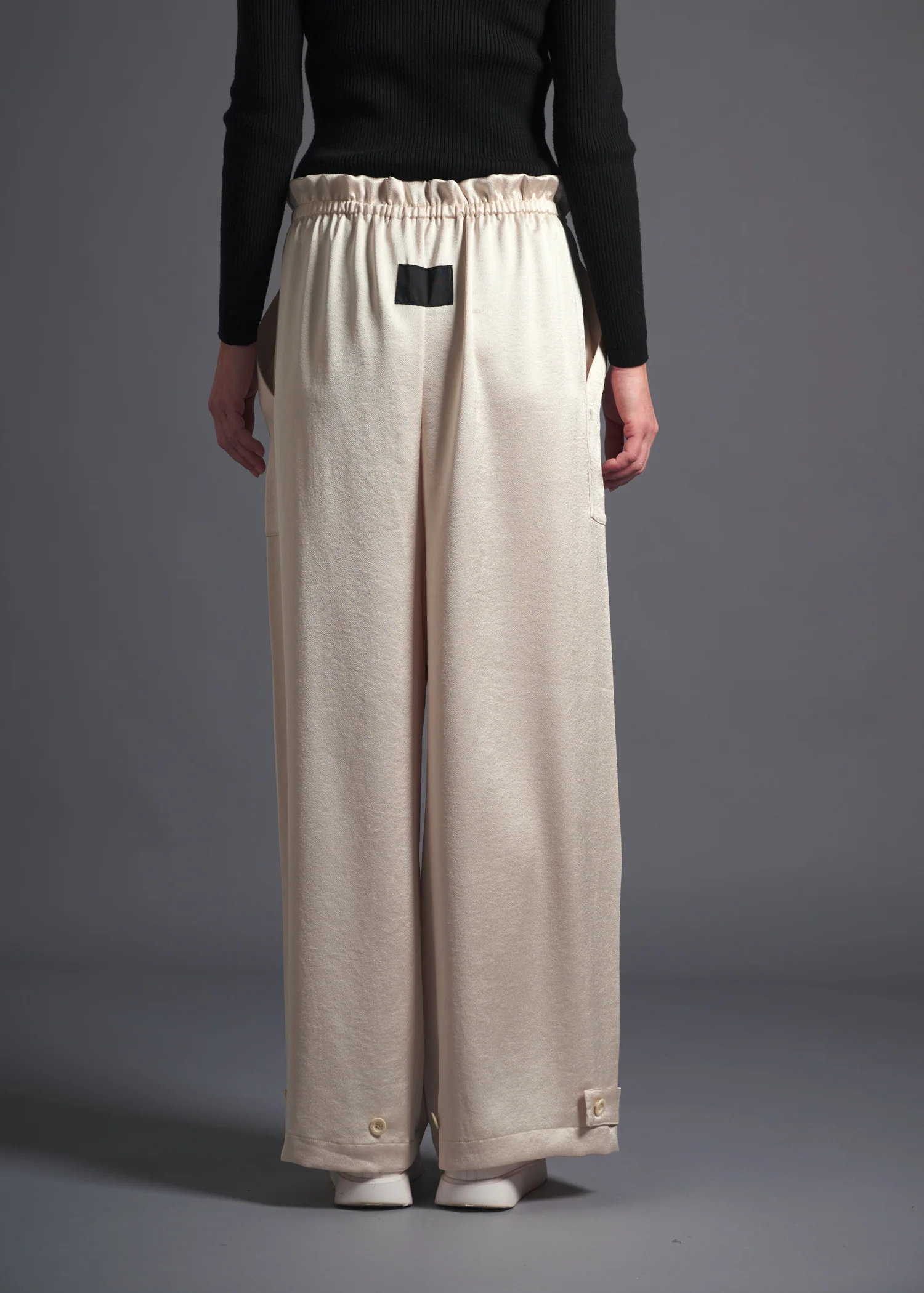52 MOE LOOSE TROUSERS / ECO SATIN - C13 - Image 12