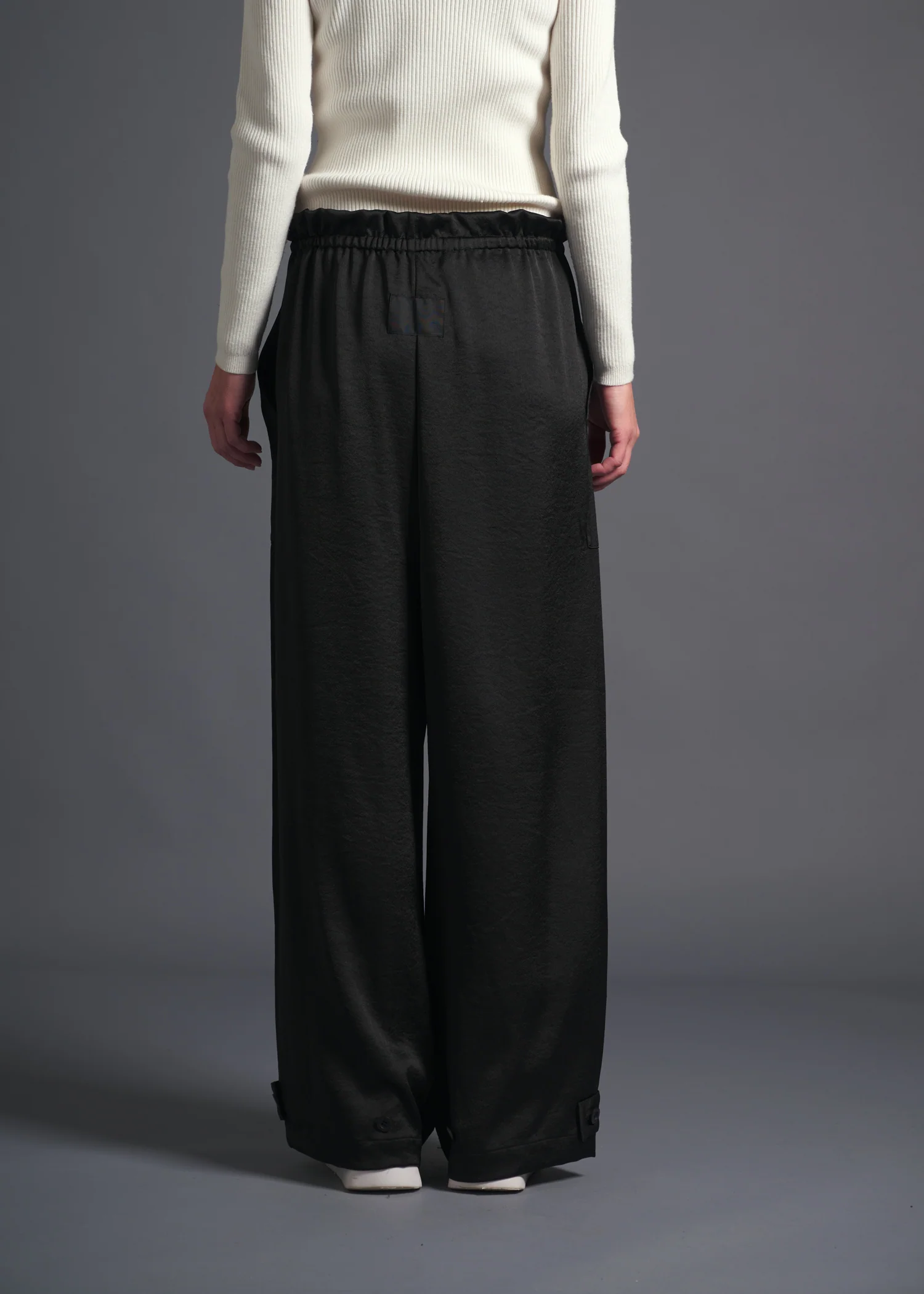 52 MOE LOOSE TROUSERS / ECO SATIN - C13 - Image 20