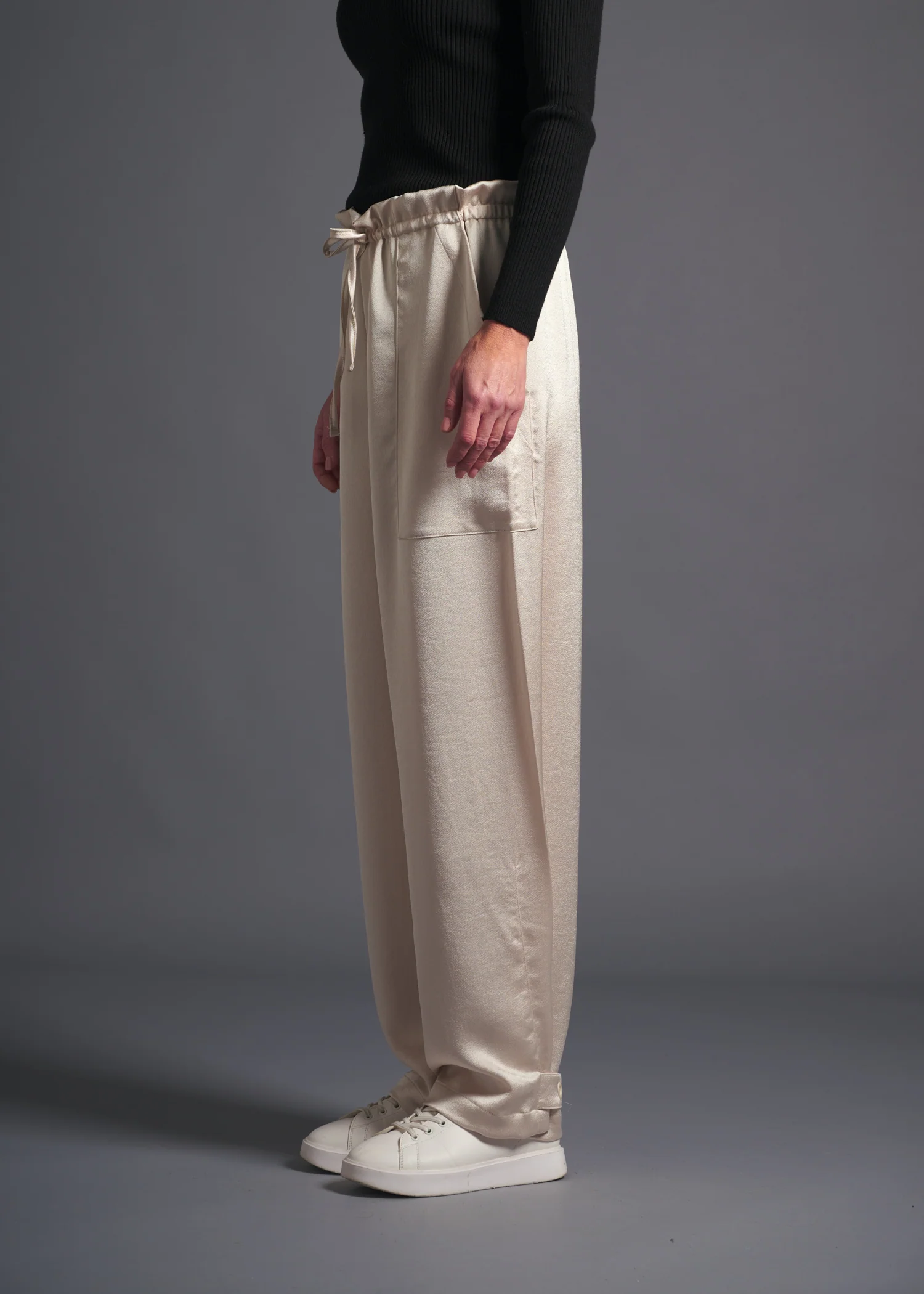 52 MOE LOOSE TROUSERS / ECO SATIN - C13 - Image 8
