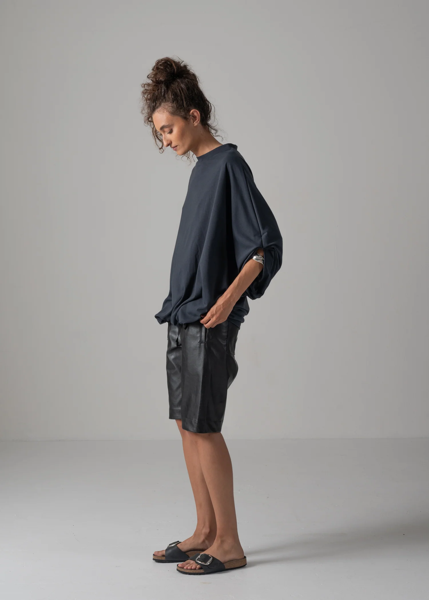 37 NARIAH TUCKED SLEEVE TOP / RECYCLED PE JERSEY - C14 - Image 10