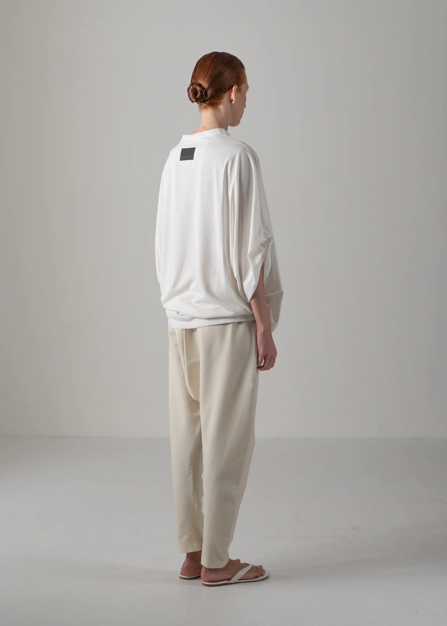 37 NARIAH TUCKED SLEEVE TOP / RECYCLED PE JERSEY - C14 - Image 3