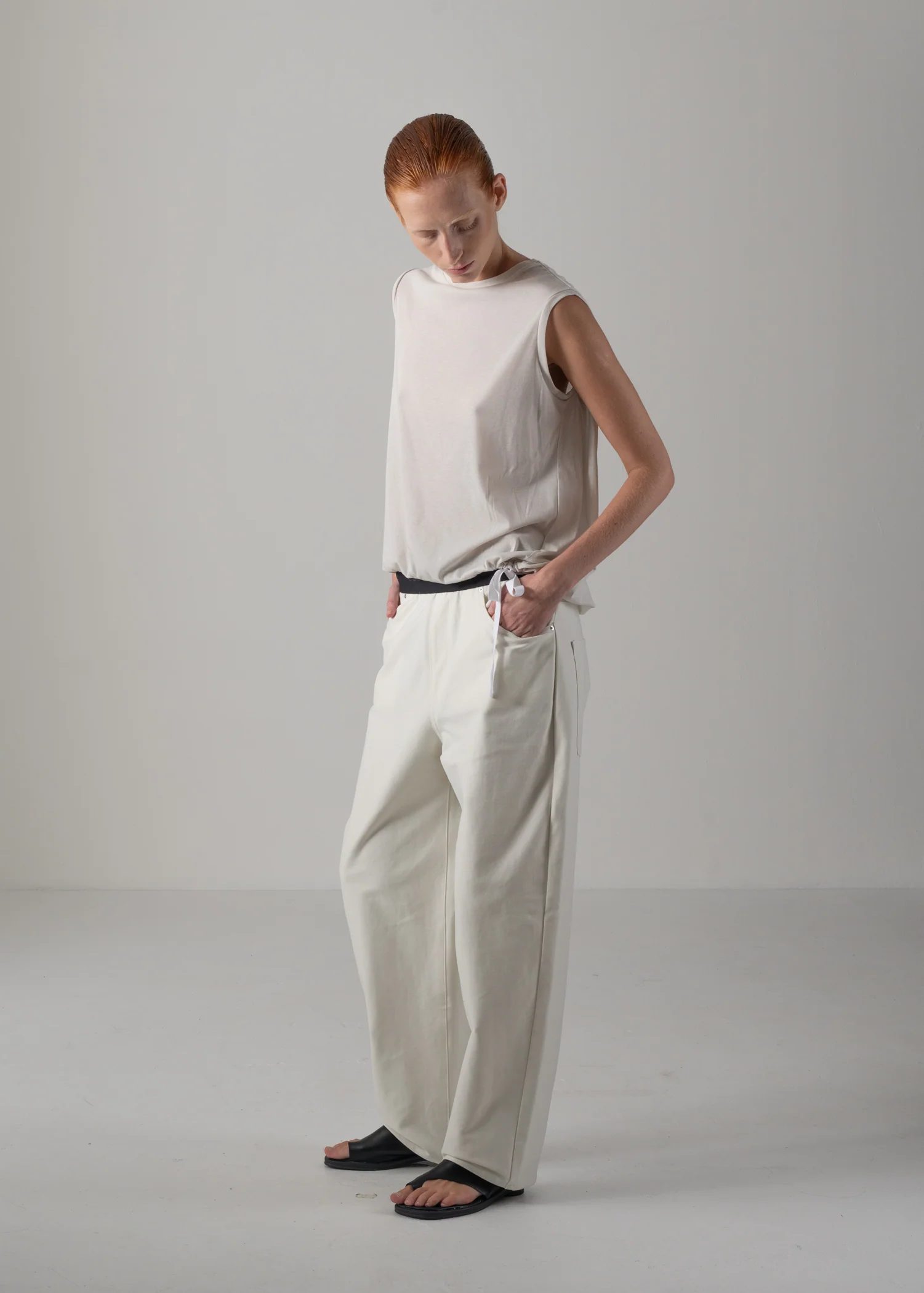 09 NELLY SLEEVELESS TOP / SUPER LIGHT COTTON JERSEY - C14 - Image 13