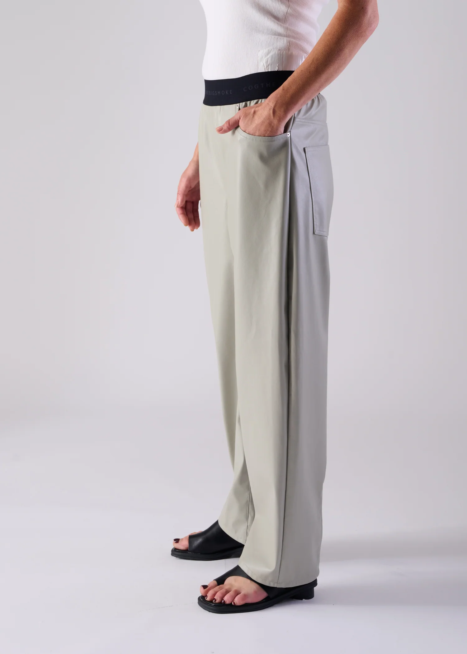 27 NOEL BARREL TROUSERS / VEGAN LEATHER - C14 - Image 2