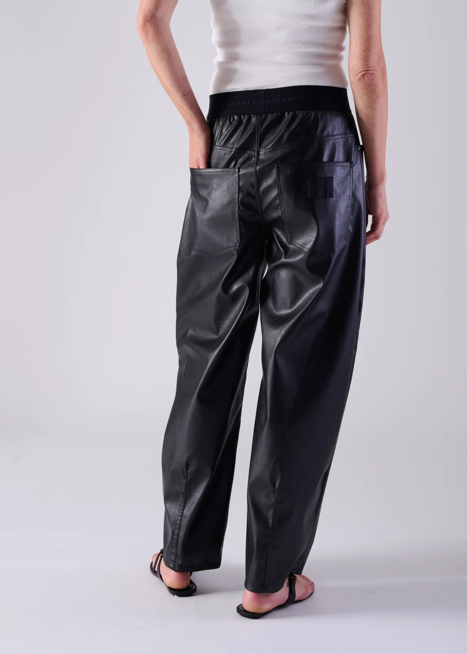 27 NOEL BARREL TROUSERS / VEGAN LEATHER - C14 - Image 8